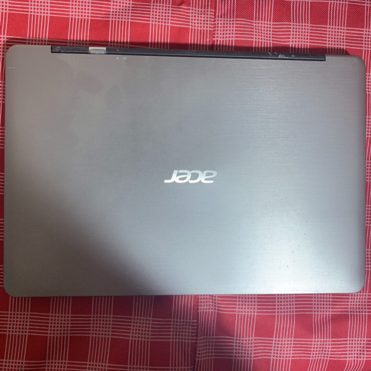 宏基S3笔记本，其它都正常，9成新就是开机...