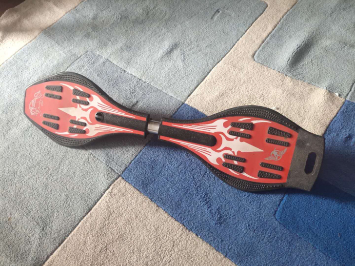 8成新滑板、便宜出手，需要私聊