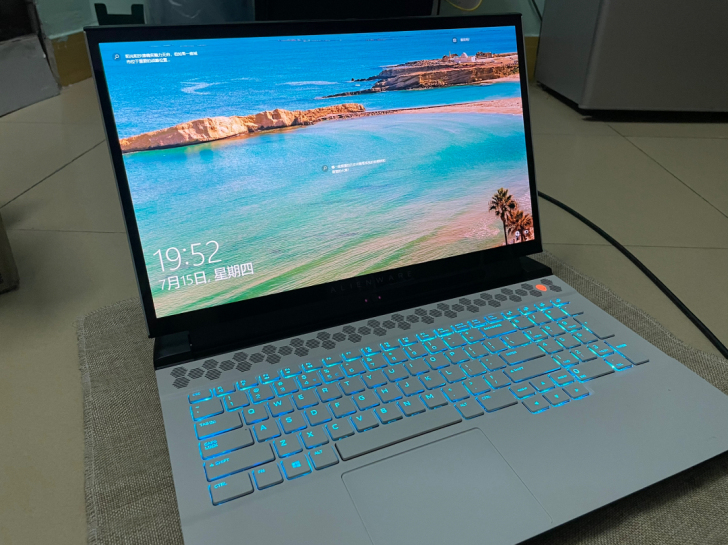 国行在保外星人M17R2 144HZ眼动仪...