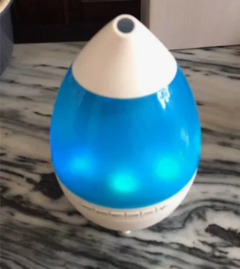 创意彩灯蓝牙小音箱 支持插卡插U盘，连接蓝...