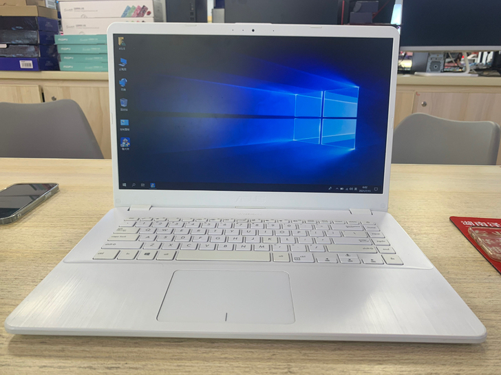 华硕办公学习笔记本电脑：成色9.5+，无拆...