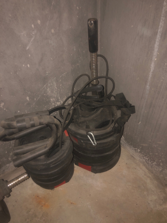 哑铃自提     很久没使用了，需要的联系