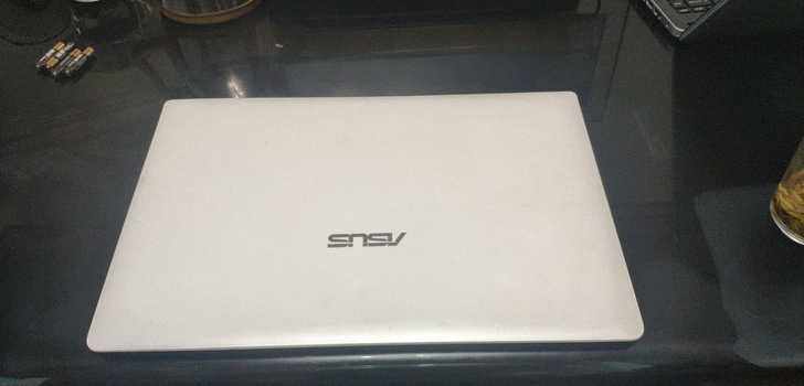 华硕X501U笔记本电脑,本人有两台电脑,...