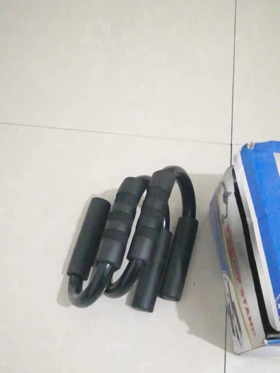 自己家体育用品店倒闭，出一些剩下的体育用品...