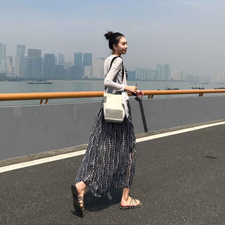 裙子女2019新款连衣裙夏长款复古裙过膝很...