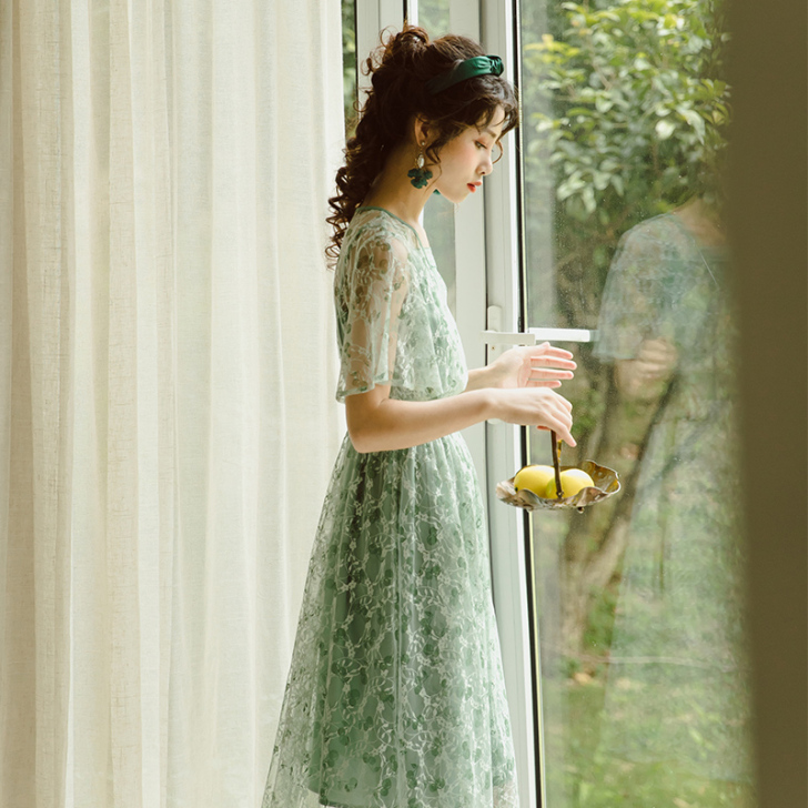 牛油果绿色连衣裙新款夏甜美裙子仙女裙超仙森...