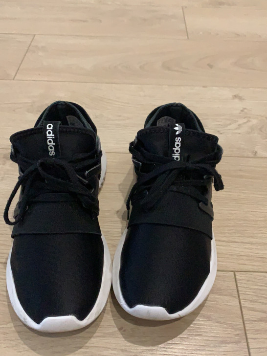 阿迪达斯Tubular Defiant 3...