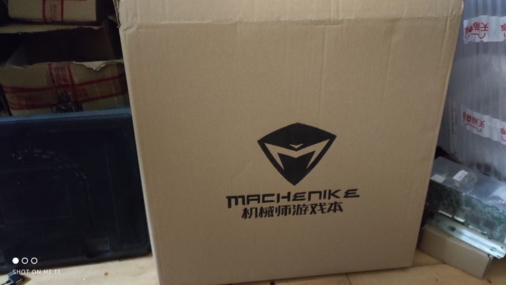 全新未拆封，机械师创物者R 15.6英寸3...