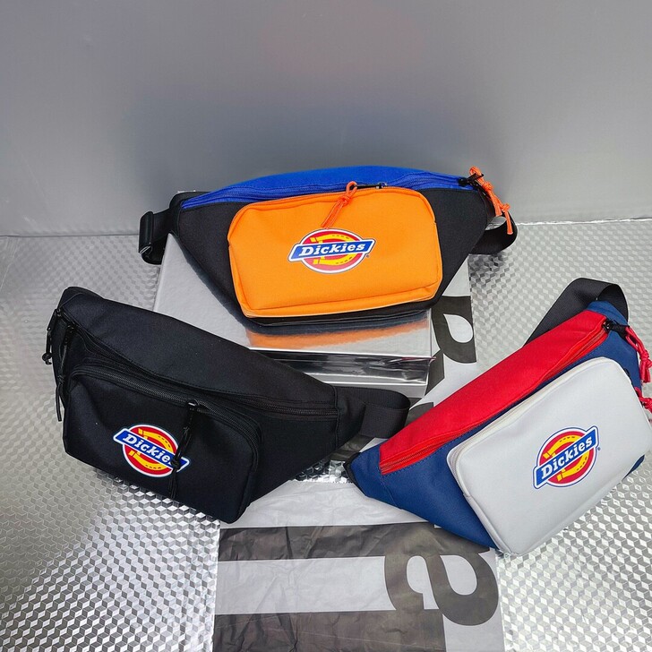 21年新款男生潮流胸包斜挎包多色可选拍下当...