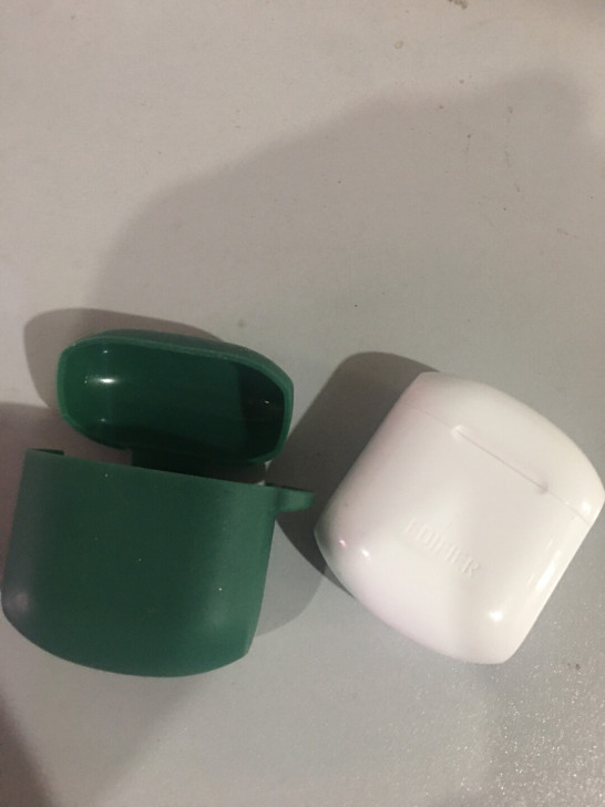 漫步者蓝牙耳机转让,并附送一个硅胶保护套。