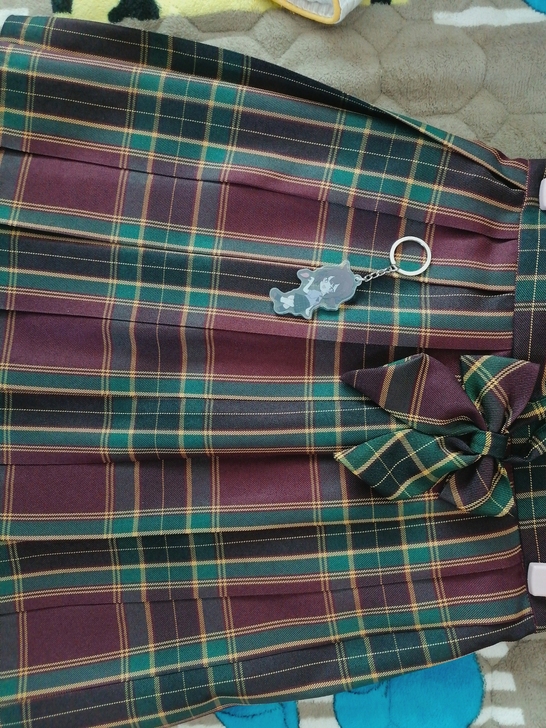 谁他妈跟我换裙子啊