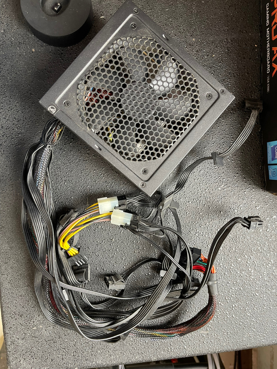 电脑电源，海韵电源，额定520W，峰值70...