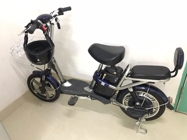 爱玛48V电动车，京东爱玛官方旗舰店买的，...
