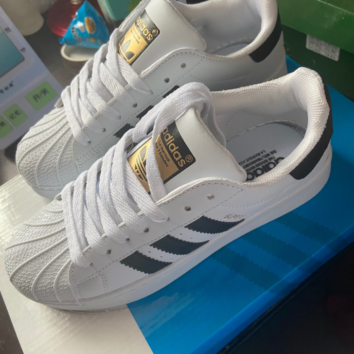 阿迪达斯三叶草经典贝壳头鞋