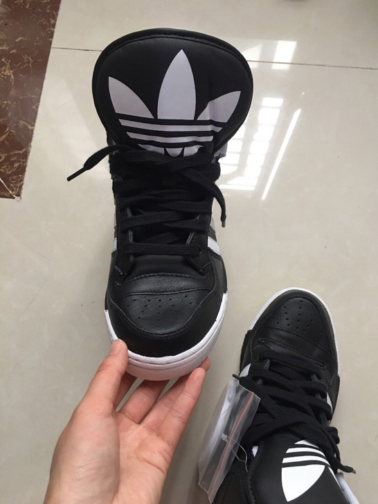 全新转卖！阿迪达斯板鞋女，保证正品，尺码2...