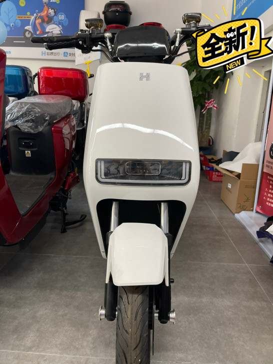 哈啰电动车 E7智能新国标，续航里程五十五...