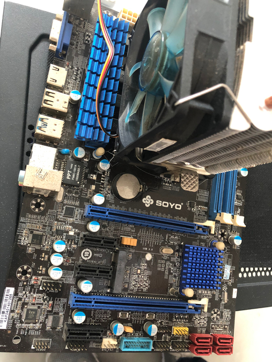 CPU。 散热器。主板。能装win10。 ...