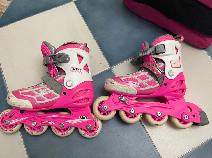 31到34码米高正品儿童轮滑鞋配件齐全包邮