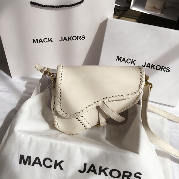 香港MackJakors正品真皮半圆马鞍包...