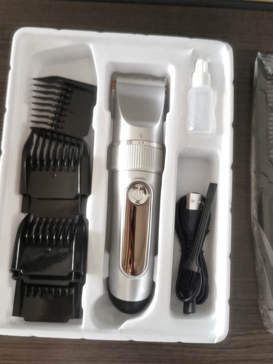 理发器，出口美国的，全新的，带围布，收纳袋...