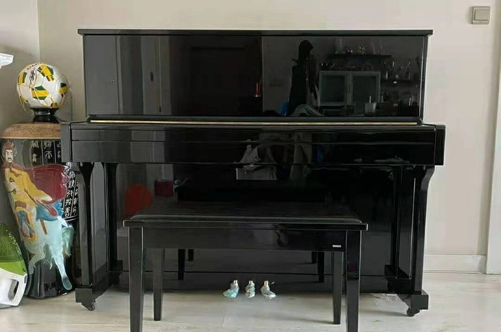 珠江钢琴，表妹要出外地了，钢琴不用啦！琴还...