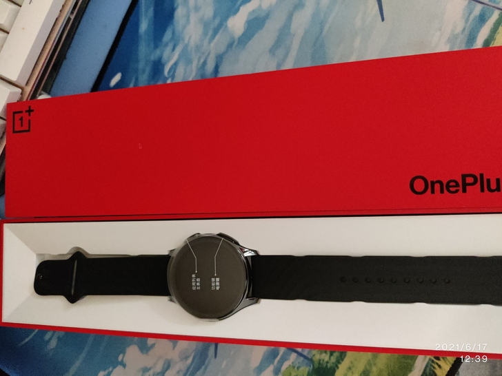 700收一个全新未拆封的一加手表，慢收谢谢