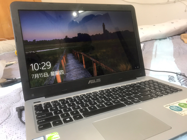 华硕V556U 大学买的电脑，女生用，只用...