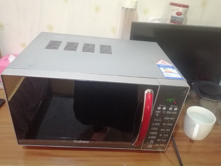 格兰仕微波炉，正常加热，带烧烤蒸功能，红色...