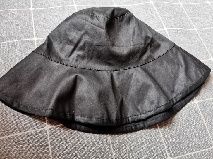 女士防晒渔夫帽。全新。去年买的遗忘了