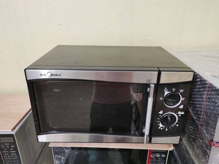 美的微波炉家用23L转盘旋钮式