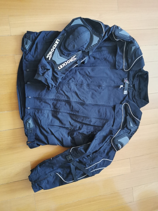 老公是摩托车爱好者，拥有过两轮和三轮的摩托...