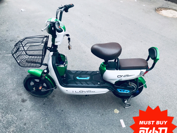 爱玛的子公司牌子雷玛电动车一辆,整车半年多...