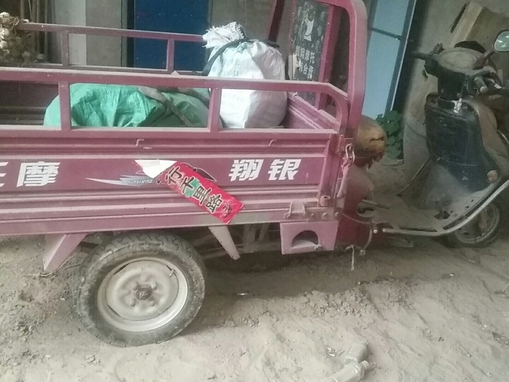 三轮摩托车,功能完好,用的爱惜,偶尔开一下...