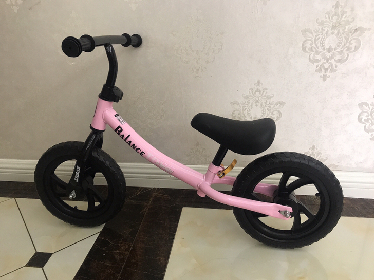 儿童平衡车，家里小孩只骑过几次，不喜欢骑闲...