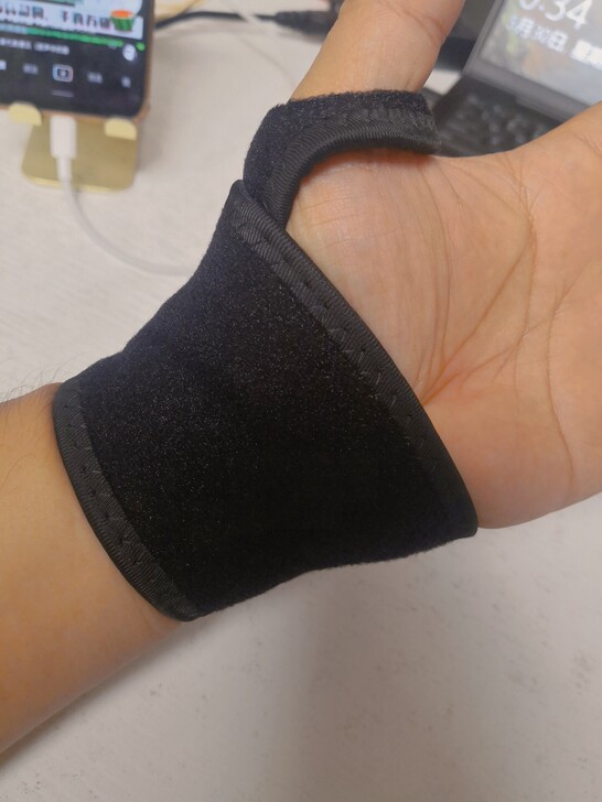 包邮白送～篮球投手护腕粘扣