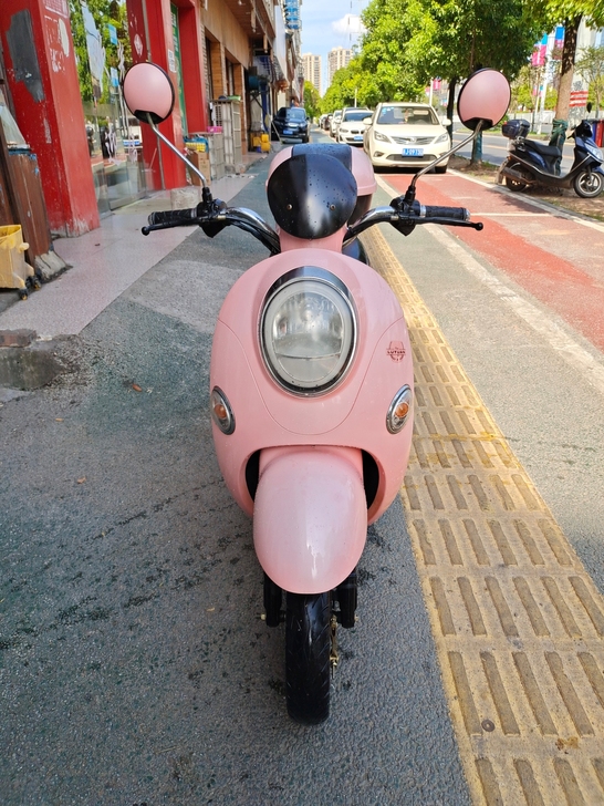 绿源电动车出售,八成新,充满电能跑四十多公...