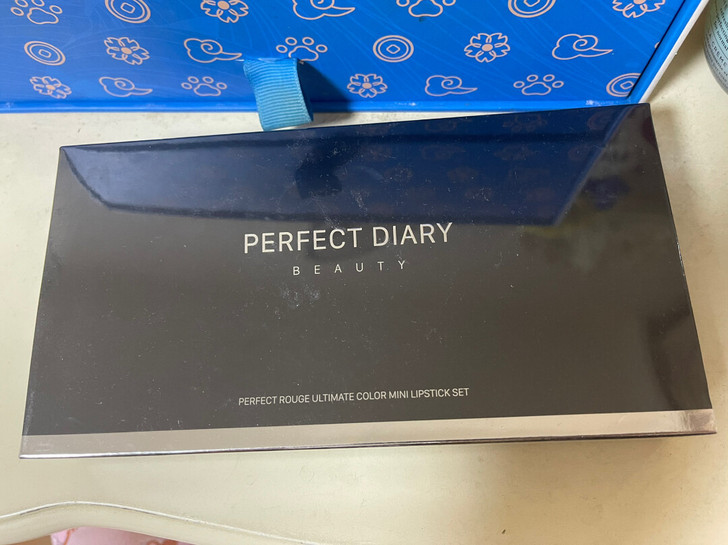 全新完美日记Perfect Dairy倾色...