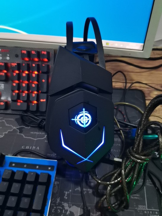 耳机持剑者13个耳机，单价15，打包特价1...