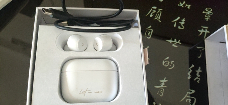 漫步者耳机，几乎全新，没怎么使用过，有全新...