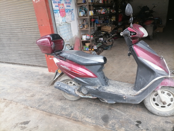 原价5000多中外合资大阳跑跑踏板车,全车...