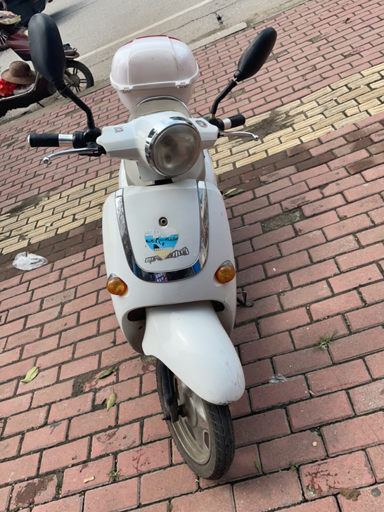废品价处理一辆小刀电动车，17底买的车，去...