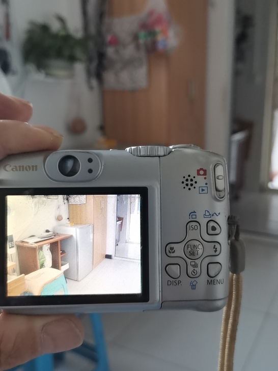 佳能A580数码相机功能正常有内存卡上两节...