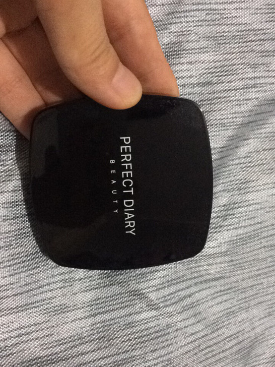 完美日记立体修容粉饼，01号色，9成新，江...