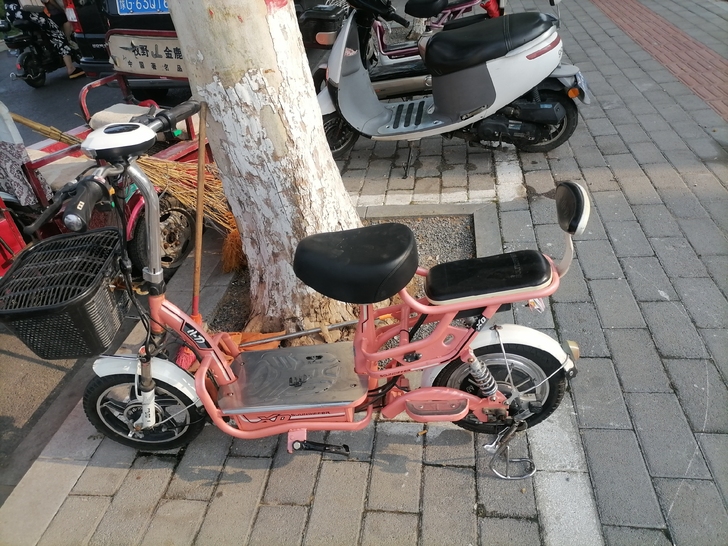 转让小刀电动车现在跑40里地