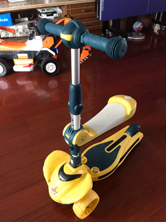 全新，没外出骑过，亲戚在不知情的情况下，买...