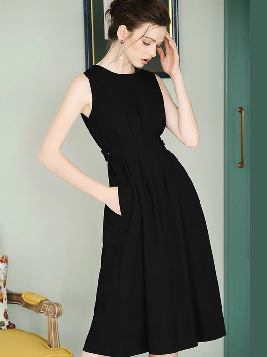 法式经典款无袖小黑裙连衣裙新款黑色赫本风