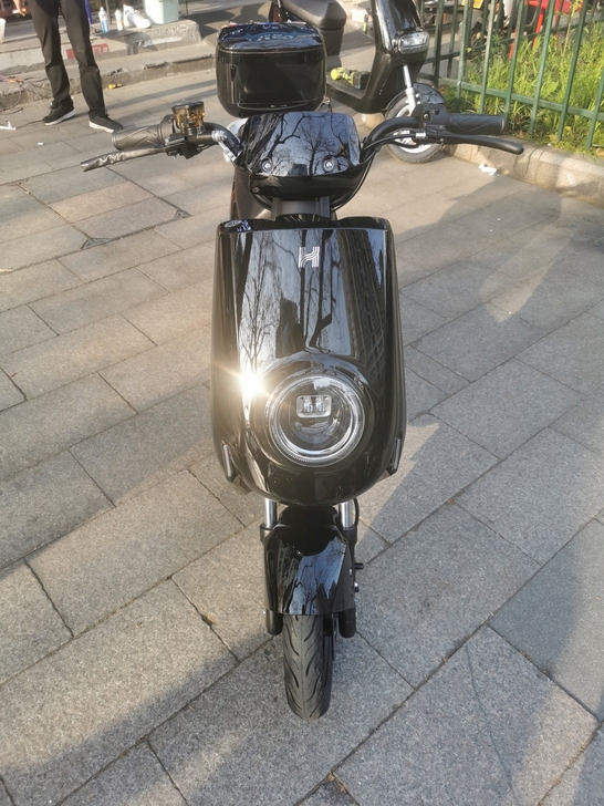 哈啰电动车 棒途E13 今年最爆车型