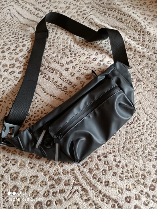 转卖全新男士胸包腰包斜挎包户外休闲运动潮流...