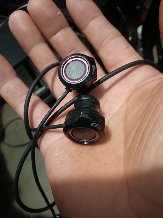 漫步者GM耳机，正常使用，包邮直接拍