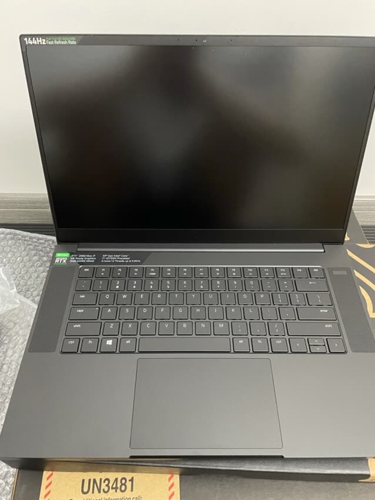 雷蛇Razer灵刃15标准版15.6英寸轻...